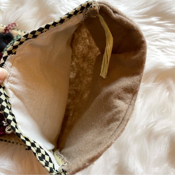 Embellished Primitive Christmas Stocking - Santa Holding Birdhouse - Picture 5 of 6